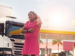 Shell promove campanha com caminhoneira trans