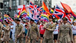Reino Unido devolverá medalhas a militares expulsos do exército por serem LGBTs