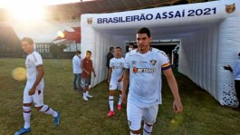 Jogador cristão do Fluminense defende causa LGBT+: "Jesus ensinou o amor"