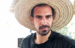 "Eu pinto bastante para relaxar", revela ator pornô espanhol Koldo Goran