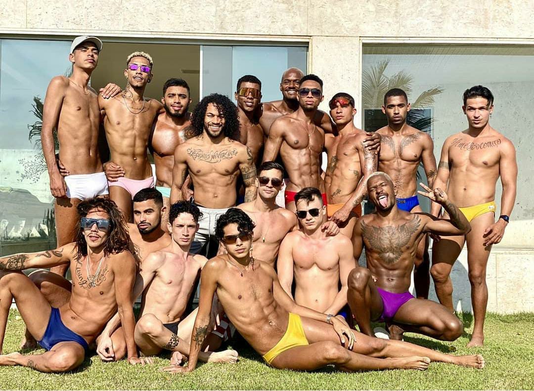 Gangbang no salao com garotos brasileiros gays