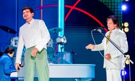 Jão performa 'Me Lambe' e Luísa Sonza canta 'Chico' no especial de Natal de Roberto Carlos