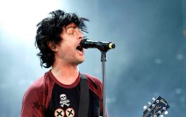 Vocalista do Green Day diz que é 'muito legal' ser um ícone bissexual