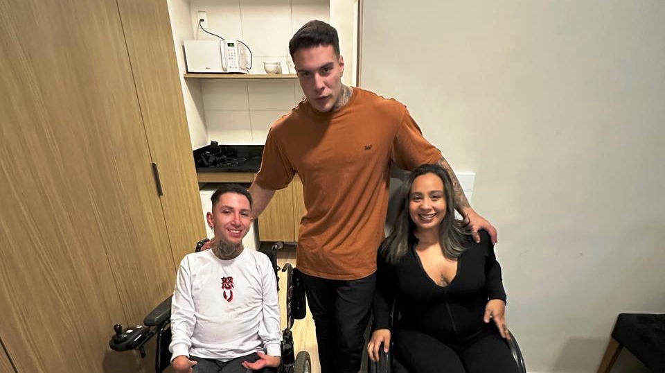 Gabriel Brito faz as pazes com Rafa Marttinz e grava a três com outra ...